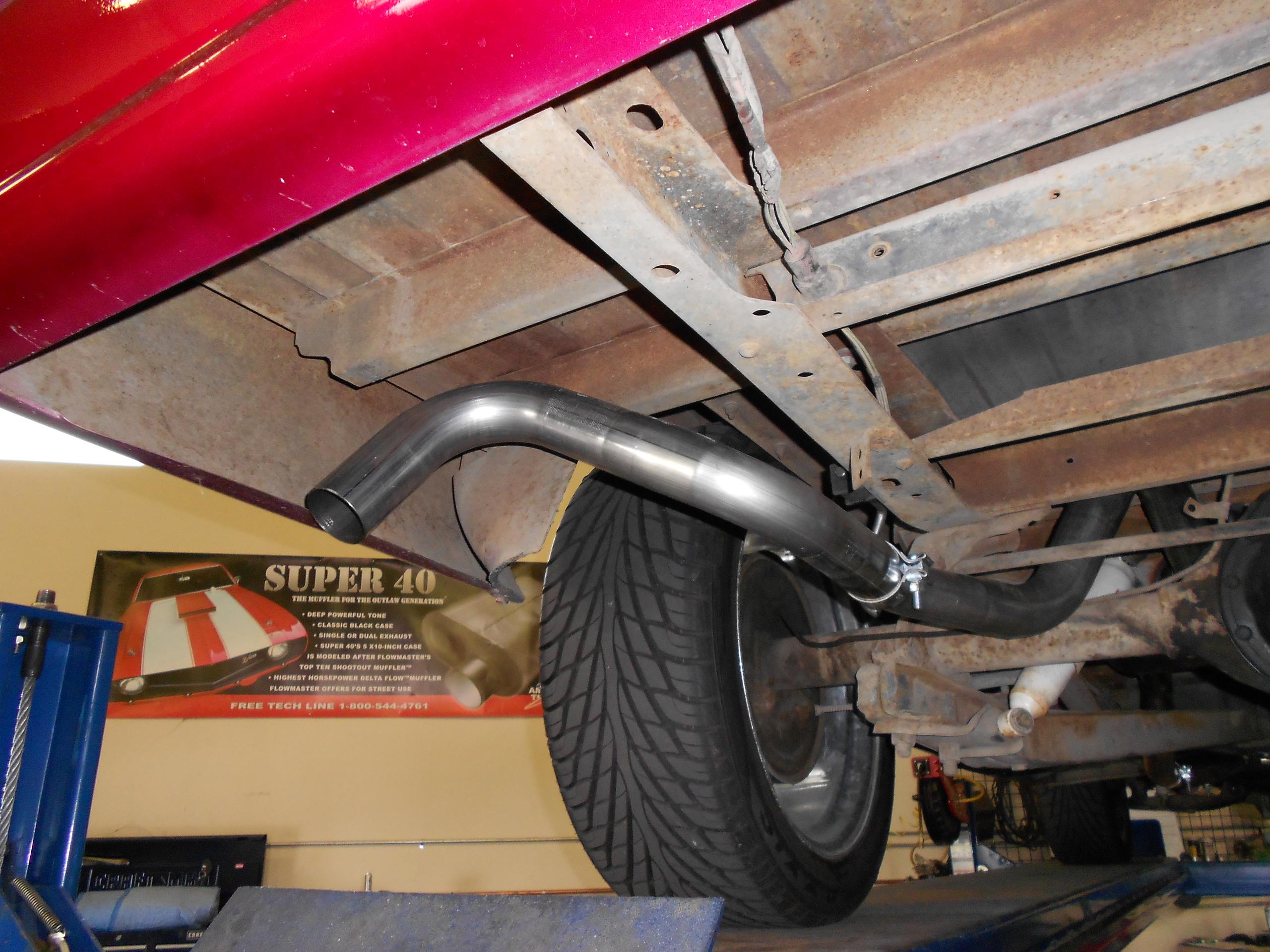 Flowmaster Crossmember-back - Dual Rear/Side Exit - AMT - Moderate/Aggressive Sound