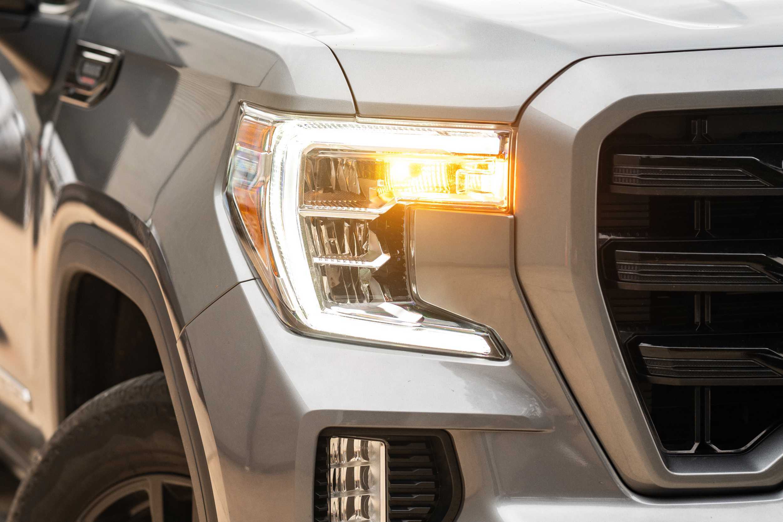 Morimoto 4257: XB LED Bulbs (White / Set) - LED418