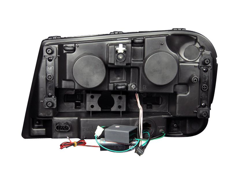 ANZO Projector Headlight Set W/Halo (2002-2009 Trailblazer, Trailblazer EXT) - 111127