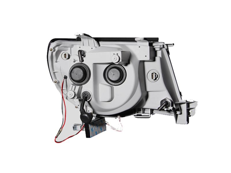 ANZO Projector Headlight Set W/Halo (2005-2011 Tacoma) - 121282