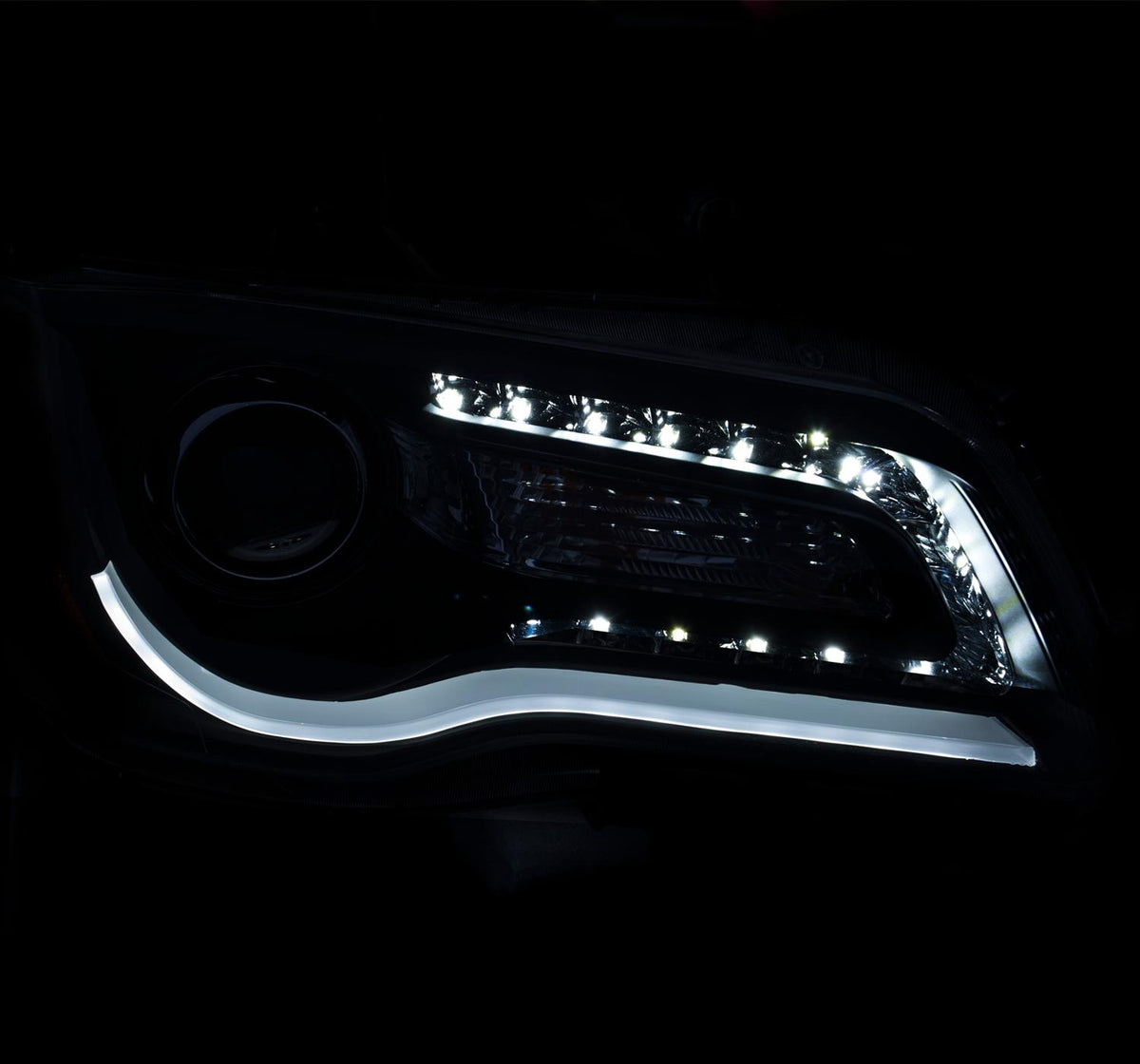 ANZO Projector Headlight Set (2011-2014 300) - 121494