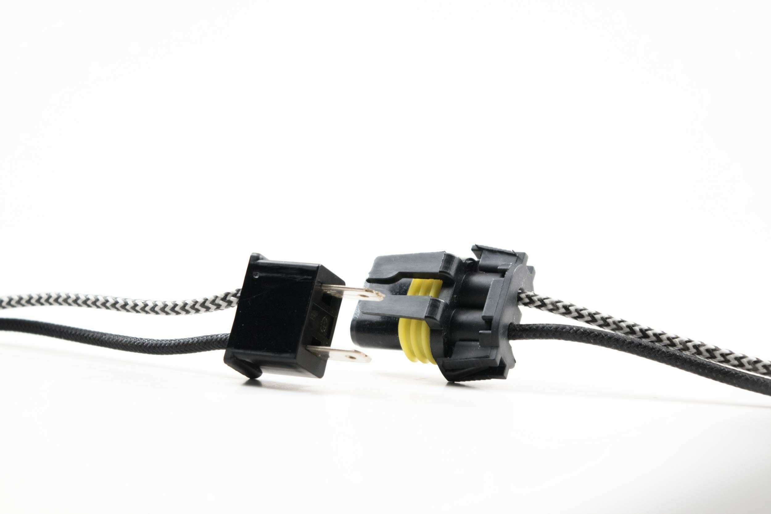 XenonDepot H7B: XTR 6K HID Bulbs (Pair) (Universal) - XD.N.024