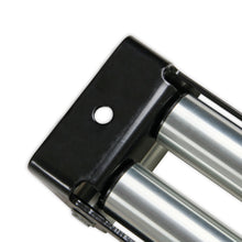 17001aor_06.jpg