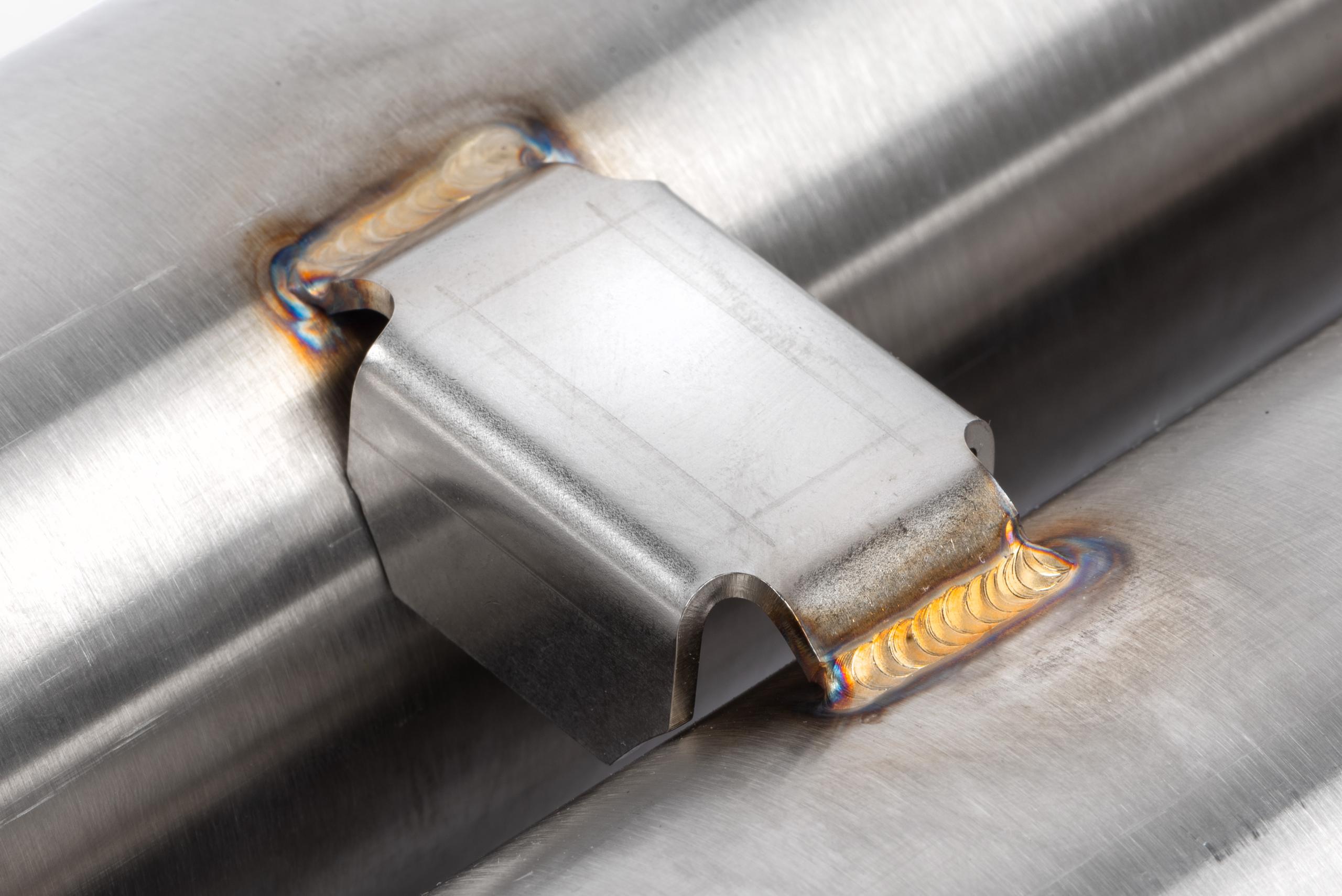 APR Catback Exhaust System Center Muffler - 4.0 TFSI - C7 (2013-2018 S7,2014-2018 RS7,2013-2018 S6) - CBK0023