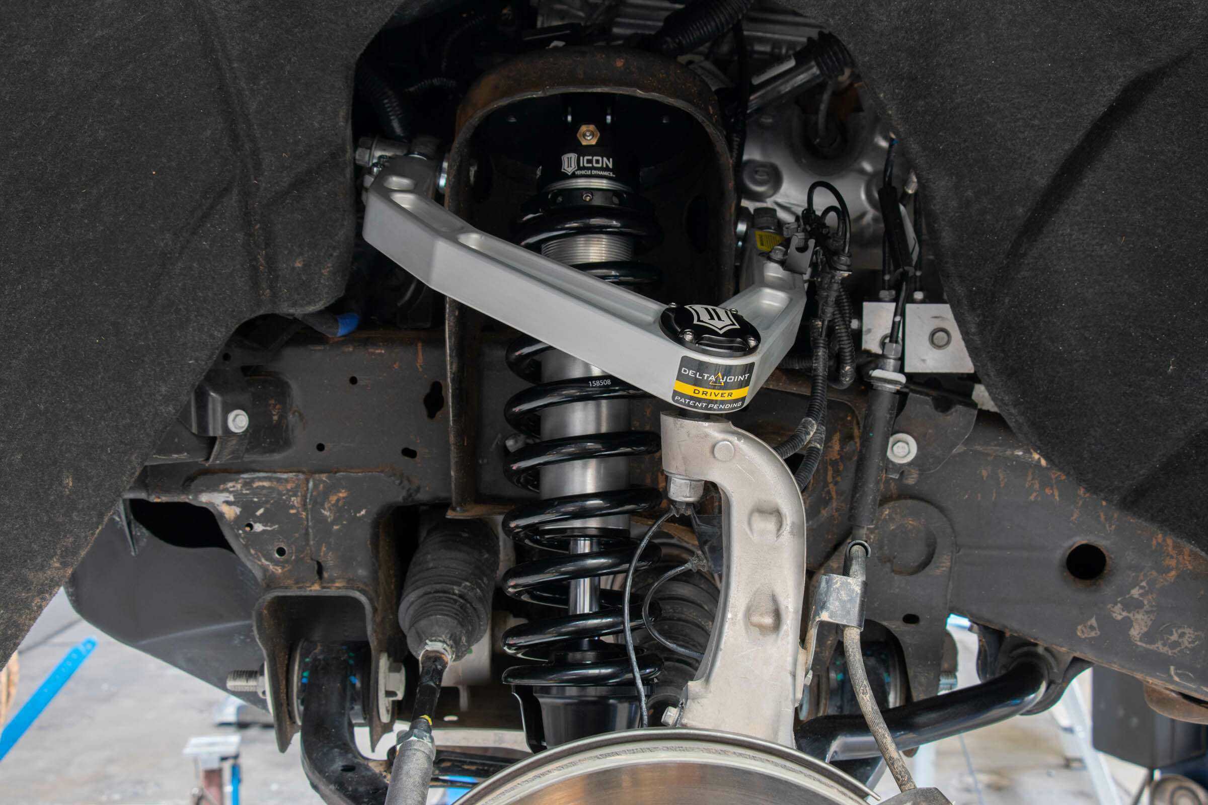 Icon 19-Up Gm 1500 Ext Travel 2.5 Vs Ir Coilover Kit - 71606