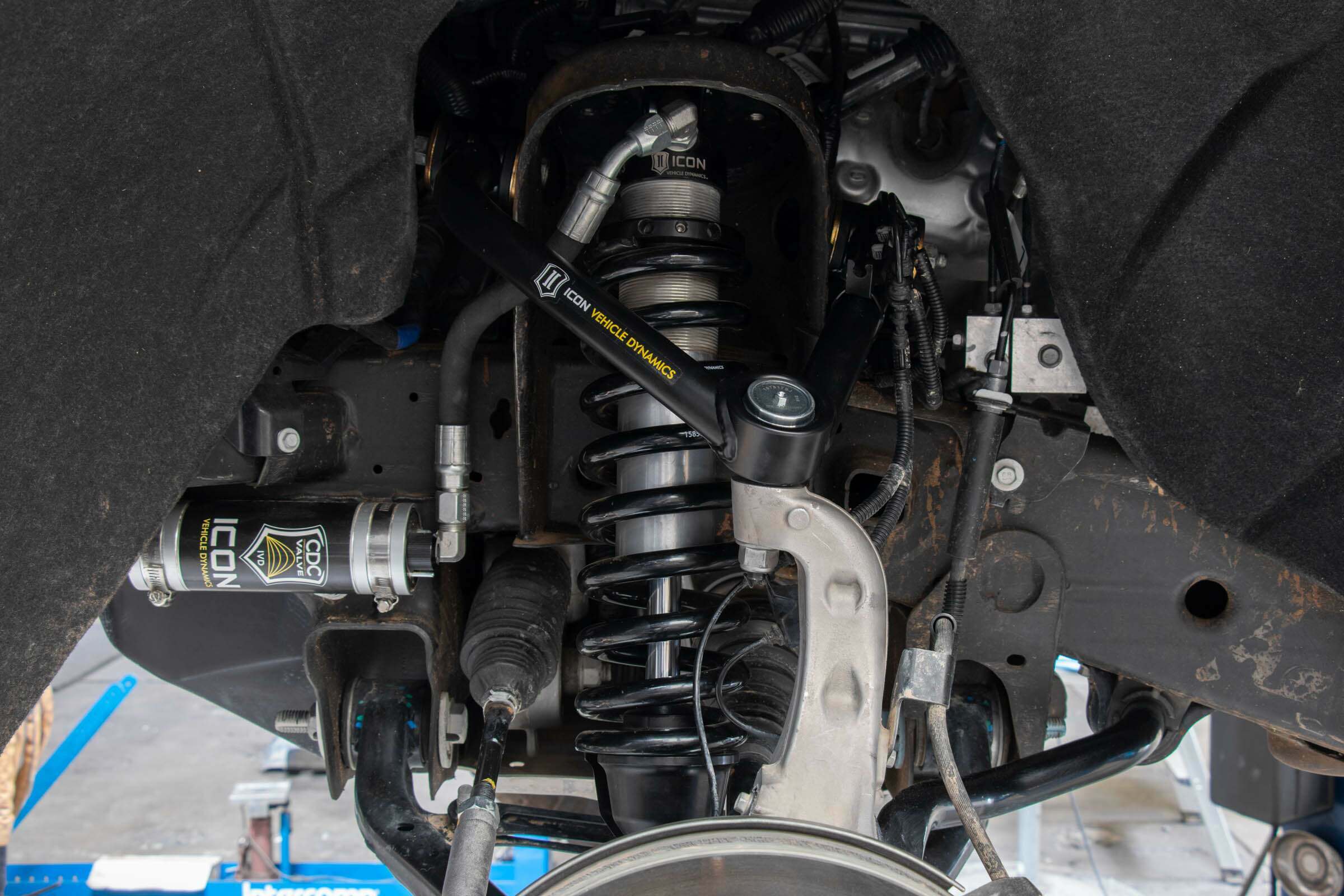 Icon 19-Up Gm 1500 Ext Travel 2.5 Vs Rr Coilover Kit - 71656