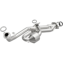 Magnaflow Direct-Fit Catalytic Converter (2000-2004 Avalon,2001-2003 Sienna) - 23136