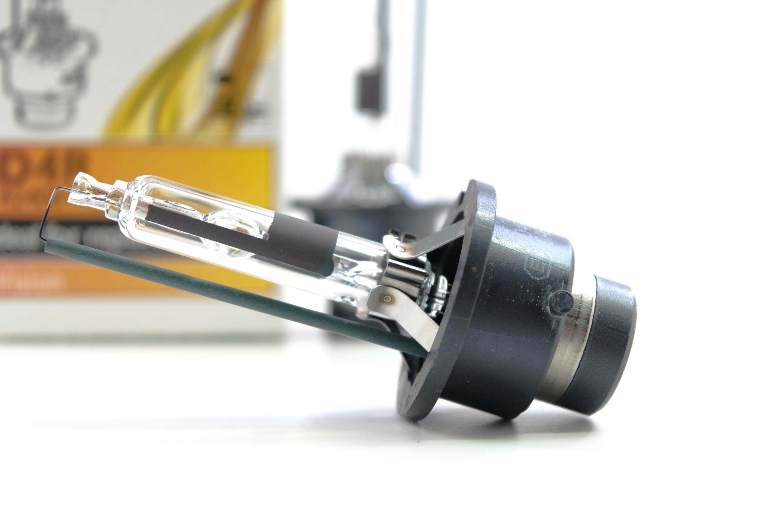 Philips D4R:  42406 XenEco (4300K) (Single) (Universal) - B900