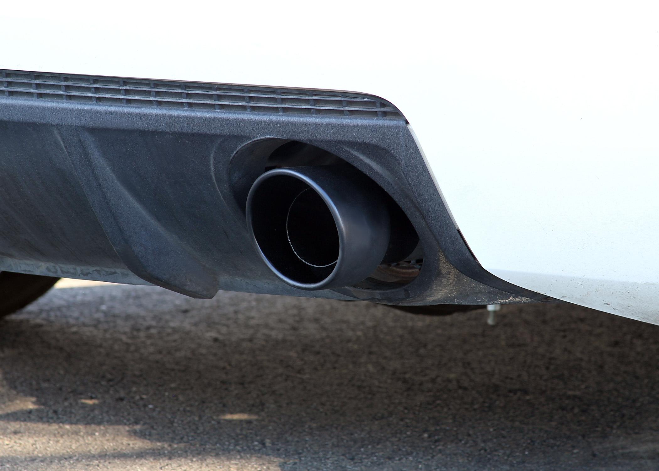 Flowmaster FlowFX Axle Back Exhaust System (2010-2015 Chevrolet Camaro 6.2L) - 717991