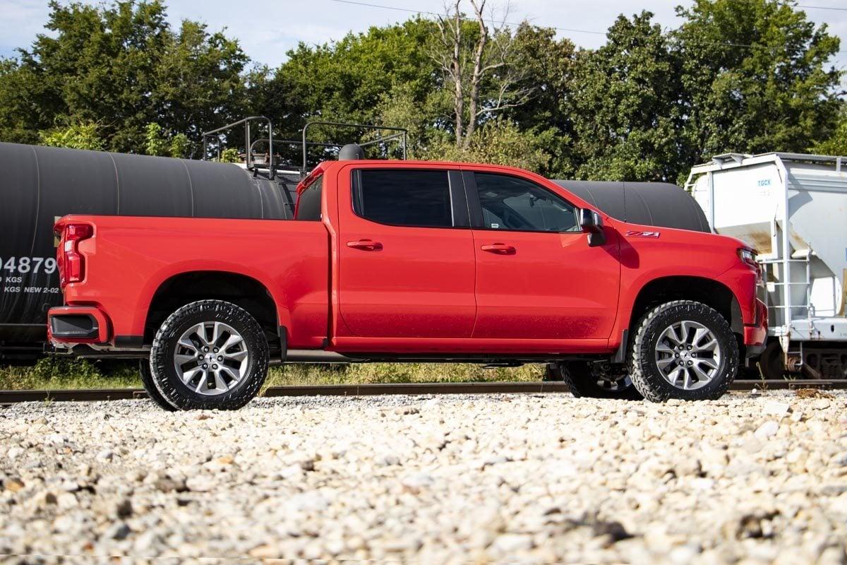 Rough Country 3.5 Inch Lift Kit Vertex/V2 Rear Mono Leaf Chevy Silverado 1500 (22-24) (2022-2024 Silverado 1500) - 28257