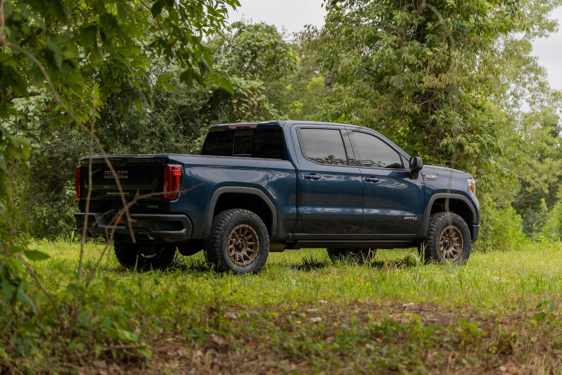 Rough Country 3.5 Inch Lift Kit Mono Leaf Rear Red GMC Sierra 1500 2WD/4WD (2019-2024) - 28830RED