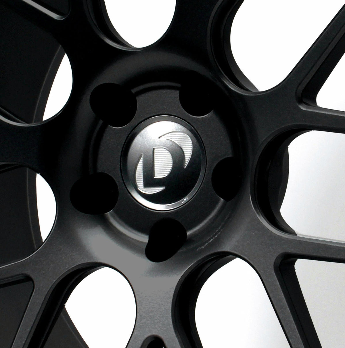 20 In Lightweight Forged Perfo  - D750-0062-SE1-BLK
