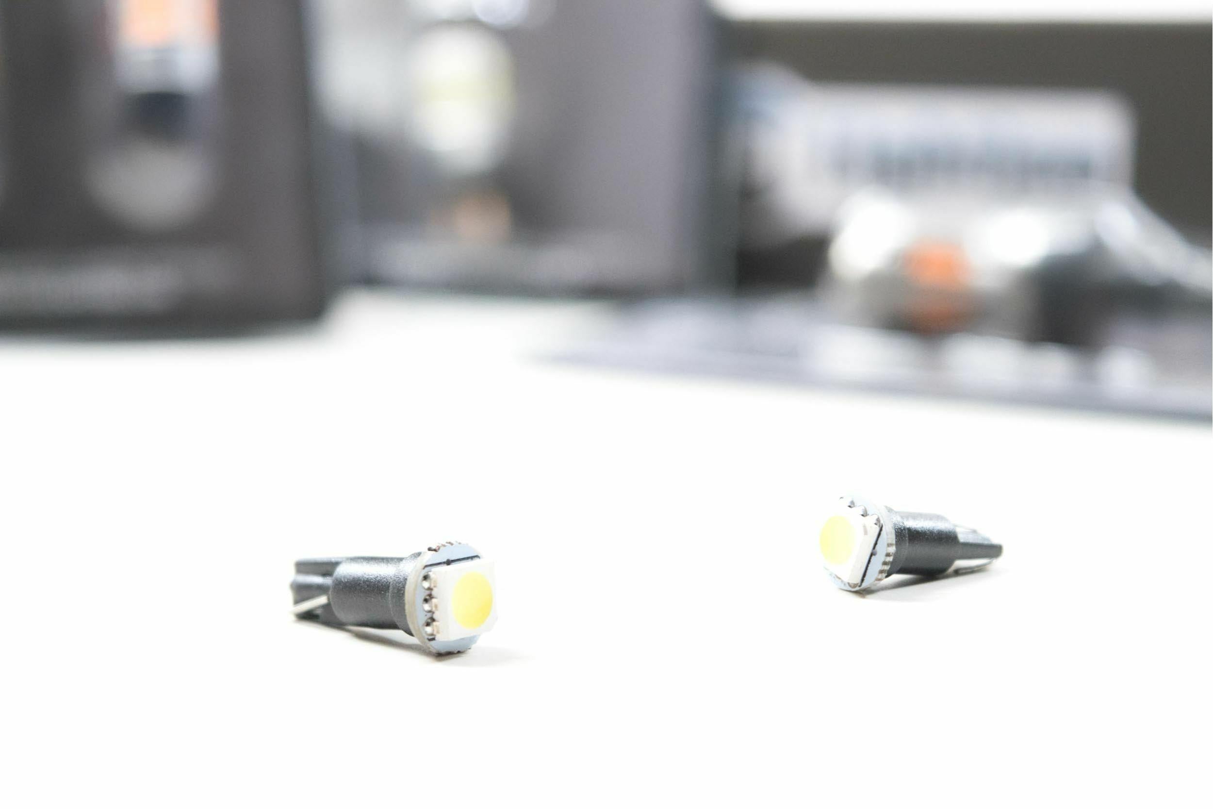 GTR Lighting T5/74: GTR 1-LED (Red) (Universal) - GTR.LED546