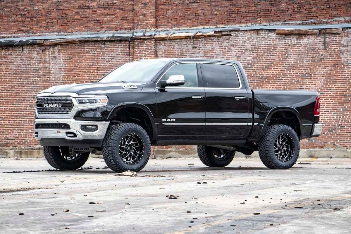 Rough Country 5in Ram Suspension Lift Kit (19-20 Ram 1500 4WD, Air Ride) (2019-2019 Ram 1500,2019-2019 Ram 1500 Classic) - 33830A