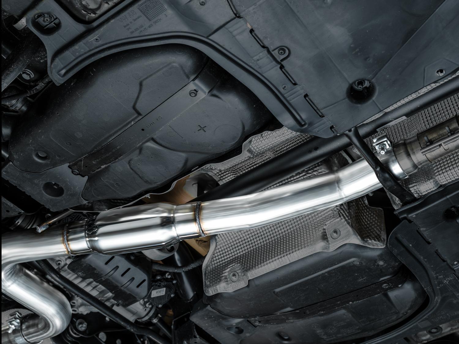 AWE Touring Edition Exhaust for Volkswagen MK8 Golf R - Diamond Black Tips - 3015-43658