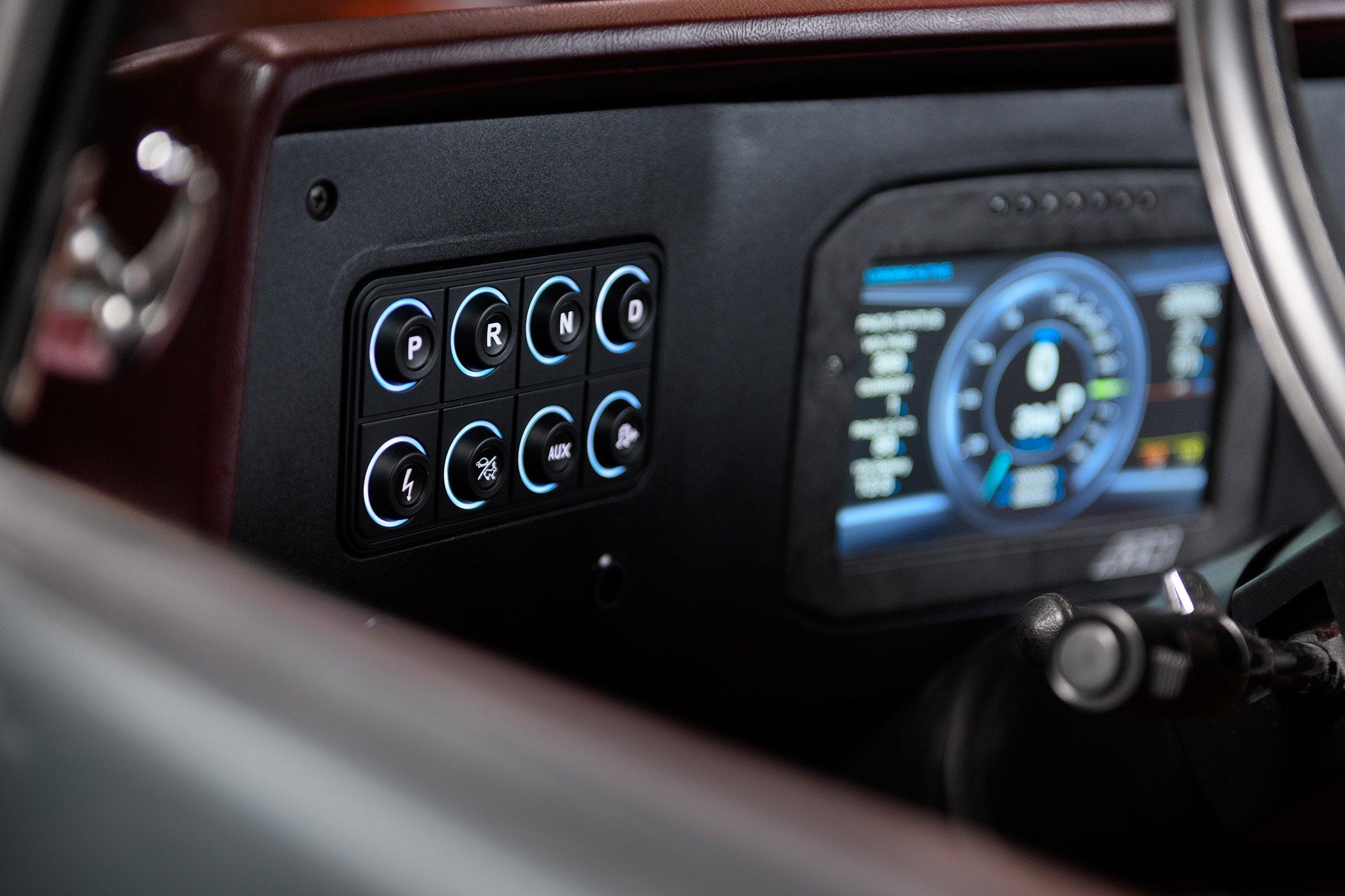 AEM 8-Button CAN Keypad - 30-8400