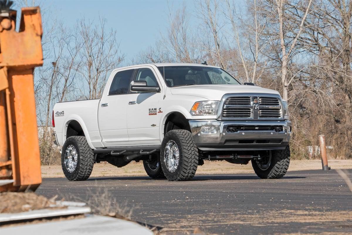 Rough Country 5in Dodge Suspension Lift Kit, Dual Rate Coil Springs, Radius Arms (14-18 Ram 2500 4WD, Diesel) - 36830