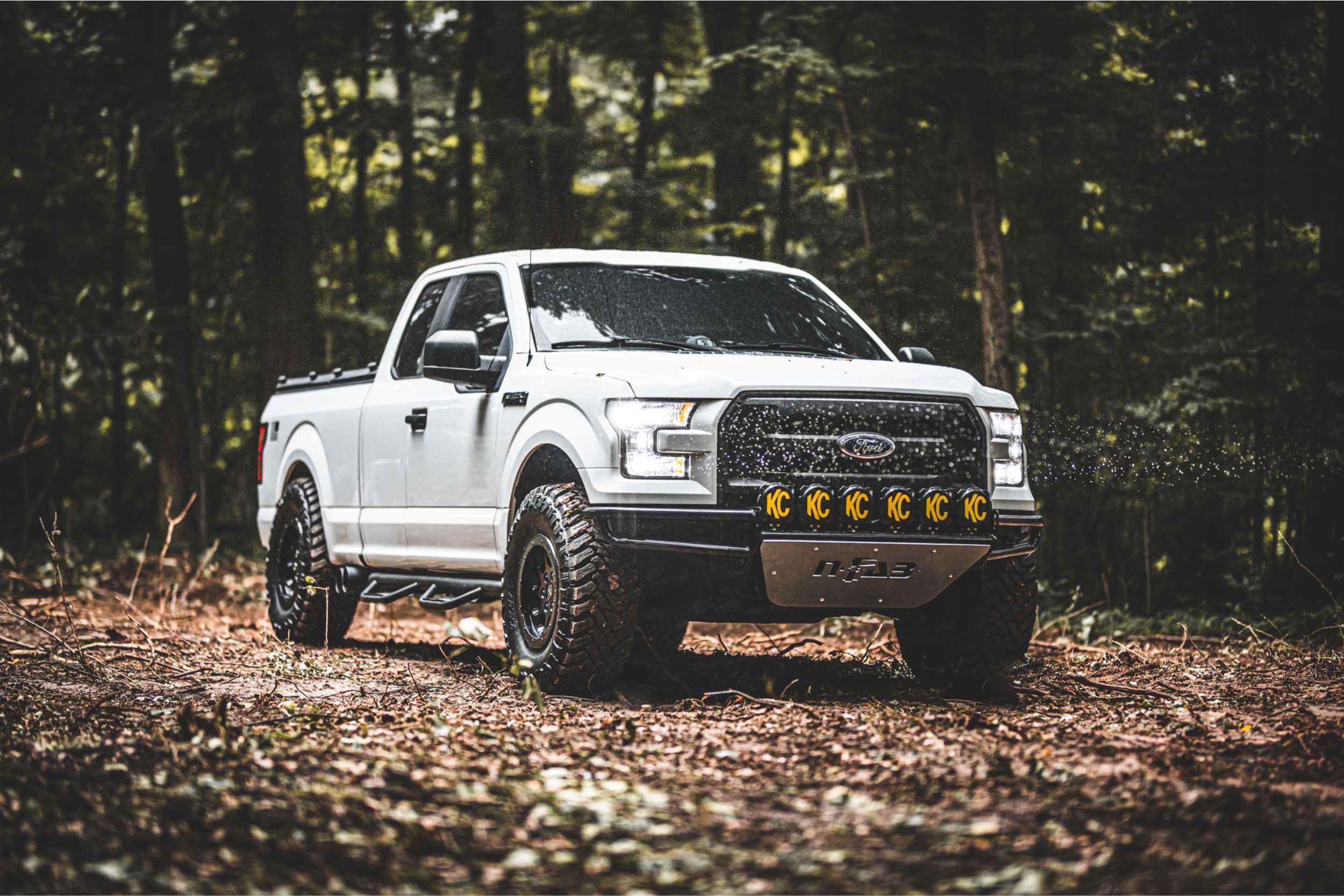 KC HiLites Gravity LED Pro6 Light Bar: 5 Pods (32" / Spot + Flood Beam) (Universal) - KC91306