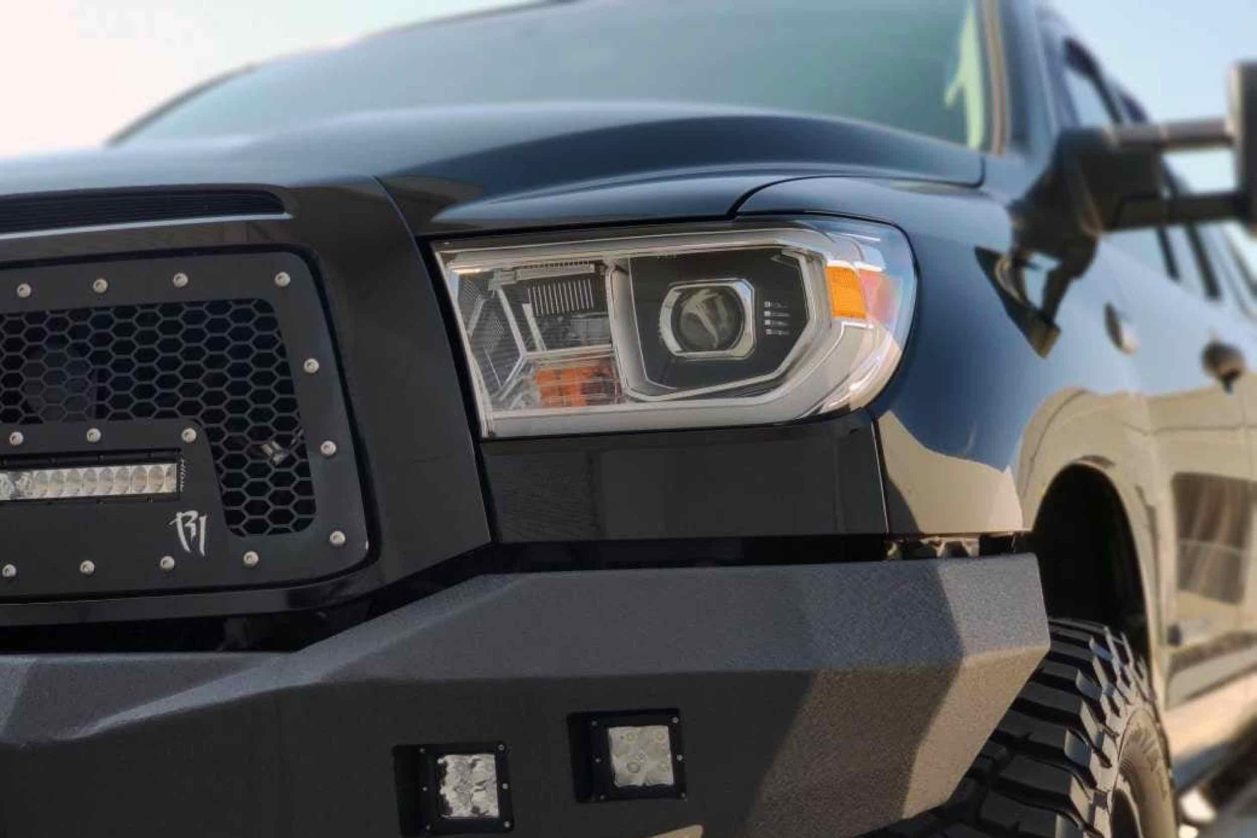 AlphaRex ARex Luxx LED Headlights: Toyota Tundra (07-13) - Black w/ Adj (Set) - 880776