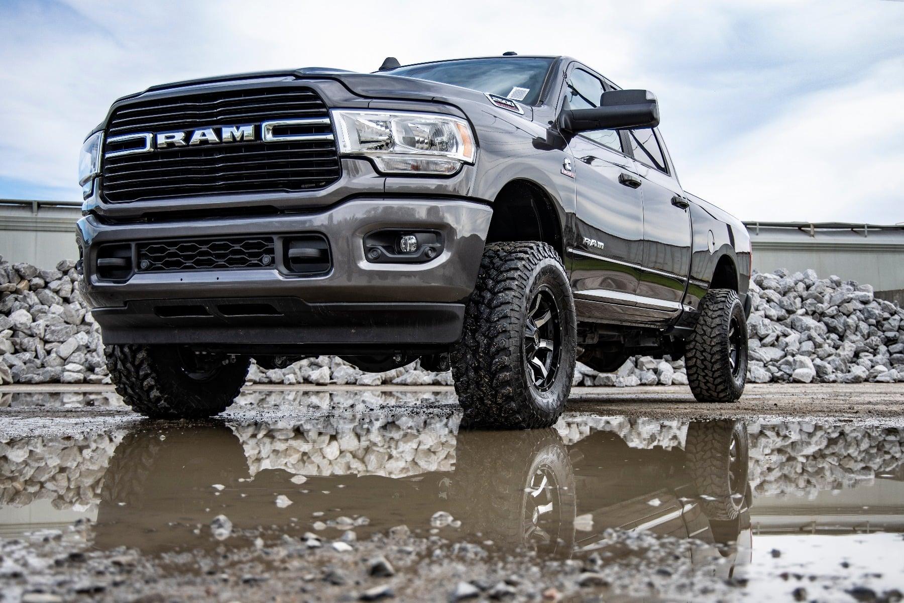 Rough Country 2.5in Dodge Leveling Kit (14-20 Ram 2500; 13-20 Ram 3500 4WD) - 37730A
