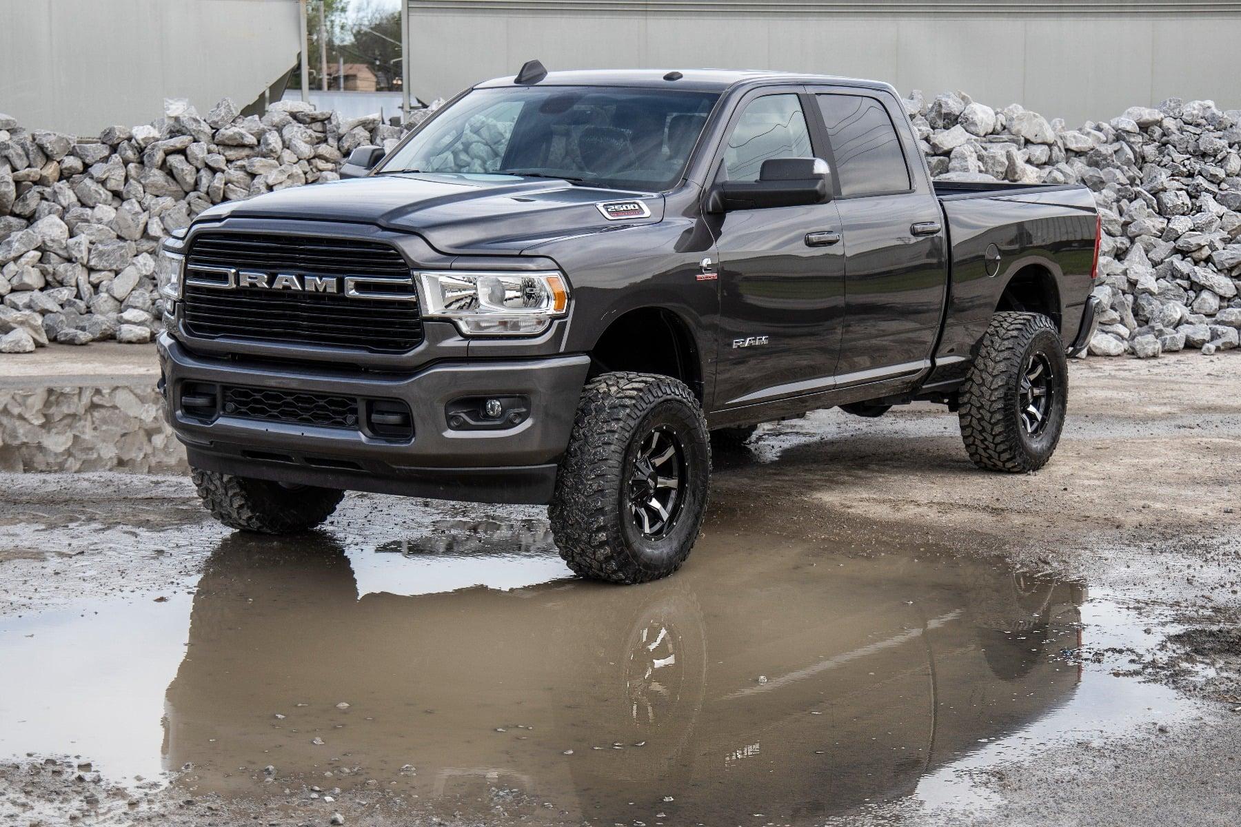 Rough Country 2.5in Dodge Leveling Kit (14-20 Ram 2500; 13-20 Ram 3500 4WD) - 37730A