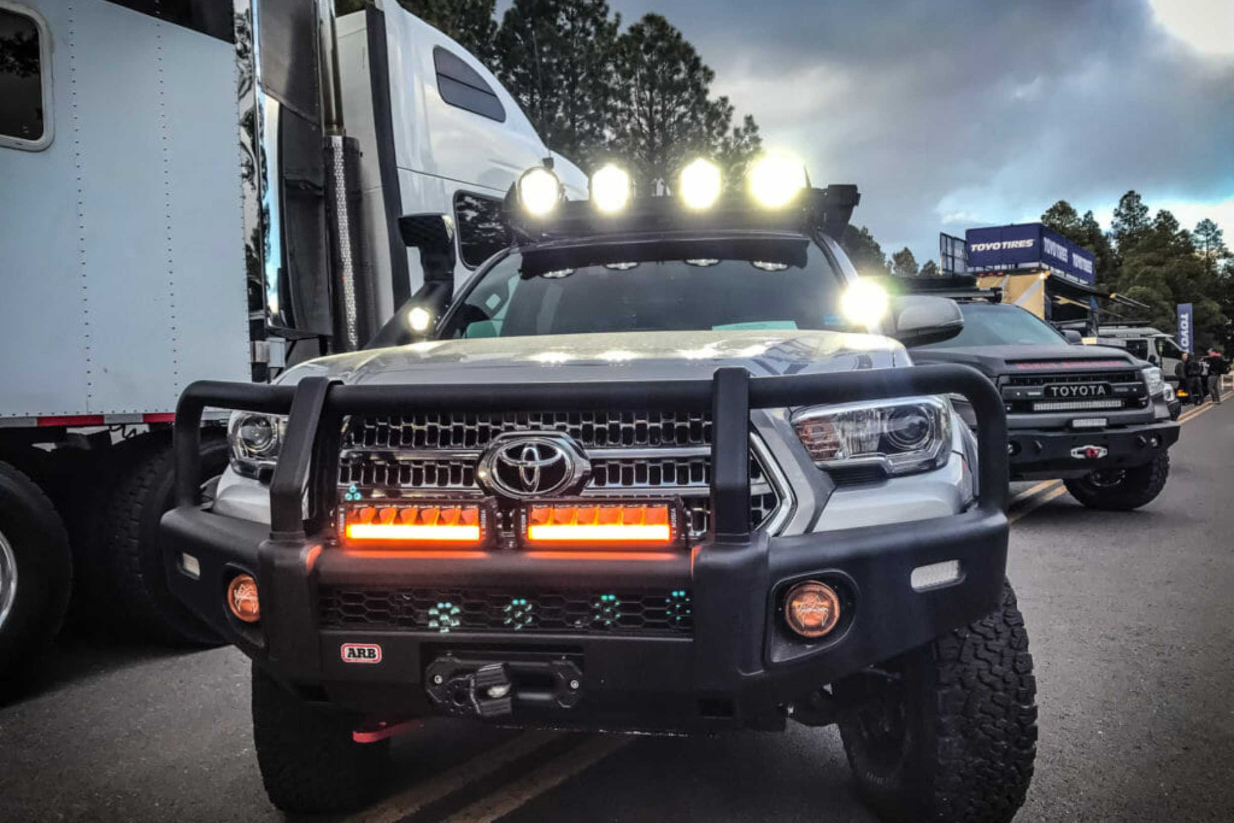 Vision X  Shocker LED Light Bar: 40" (White Photon Light Pipe / With Harness) (Universal) - SHK-BV24WPW