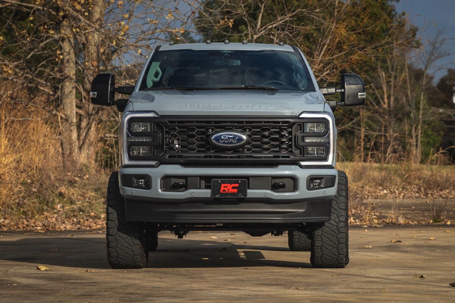 Rough Country 4.5 Inch Lift Kit V2 Diesel Ford F-250/F-350 Super Duty 4WD (2023-2026) (2023-2024 F-350 Super Duty, F-250 Super Duty) - 400157