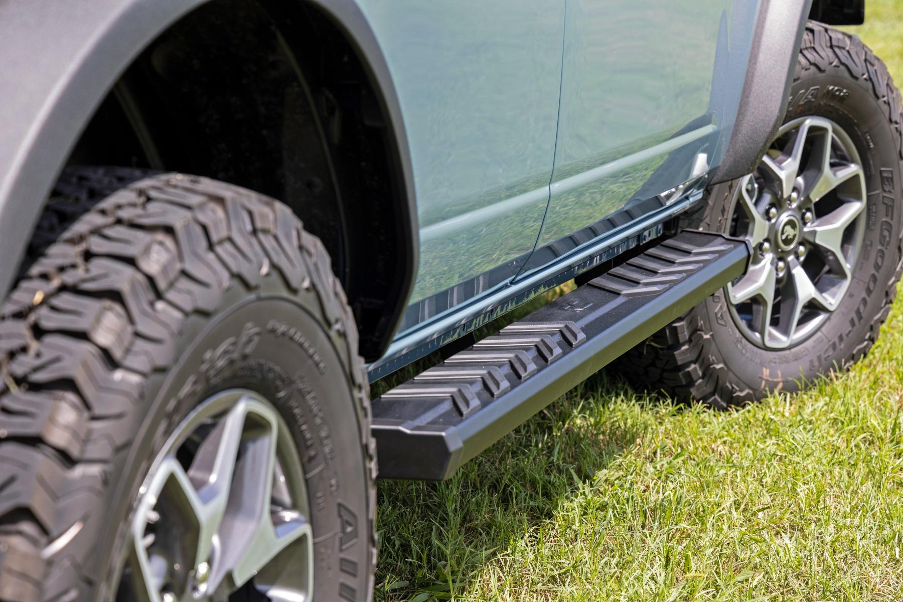 Rough Country BA2 Running Boards Side Step Bars 4-Door Ford Bronco 4WD (2021-2025) (2021-2025 Bronco) - 41007A