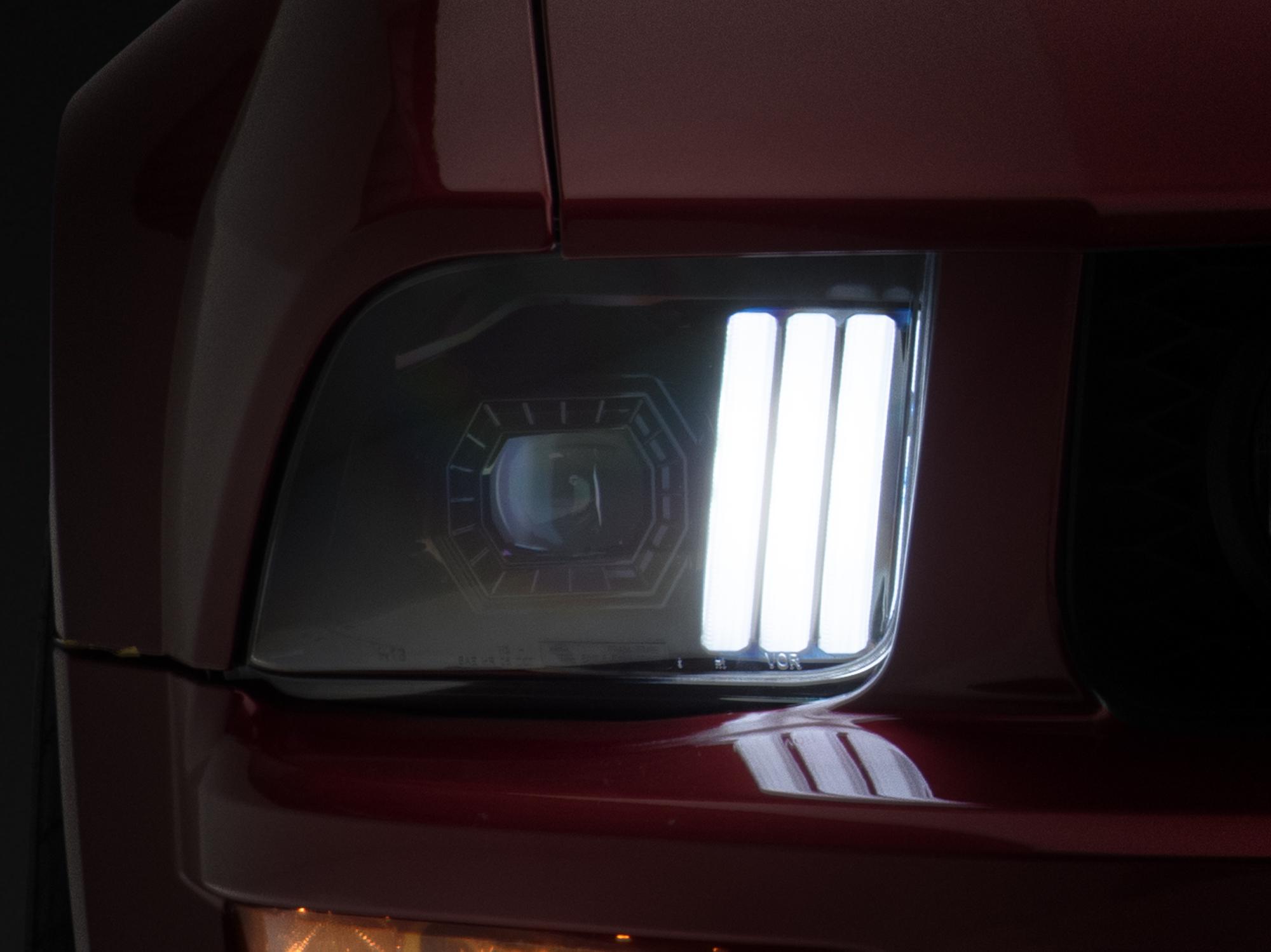 Raxiom 05-09 Ford Mustang w/ Halogen Prjctor Headlights- Black Housing (Clear Lens) (No GT500 ) - 415794