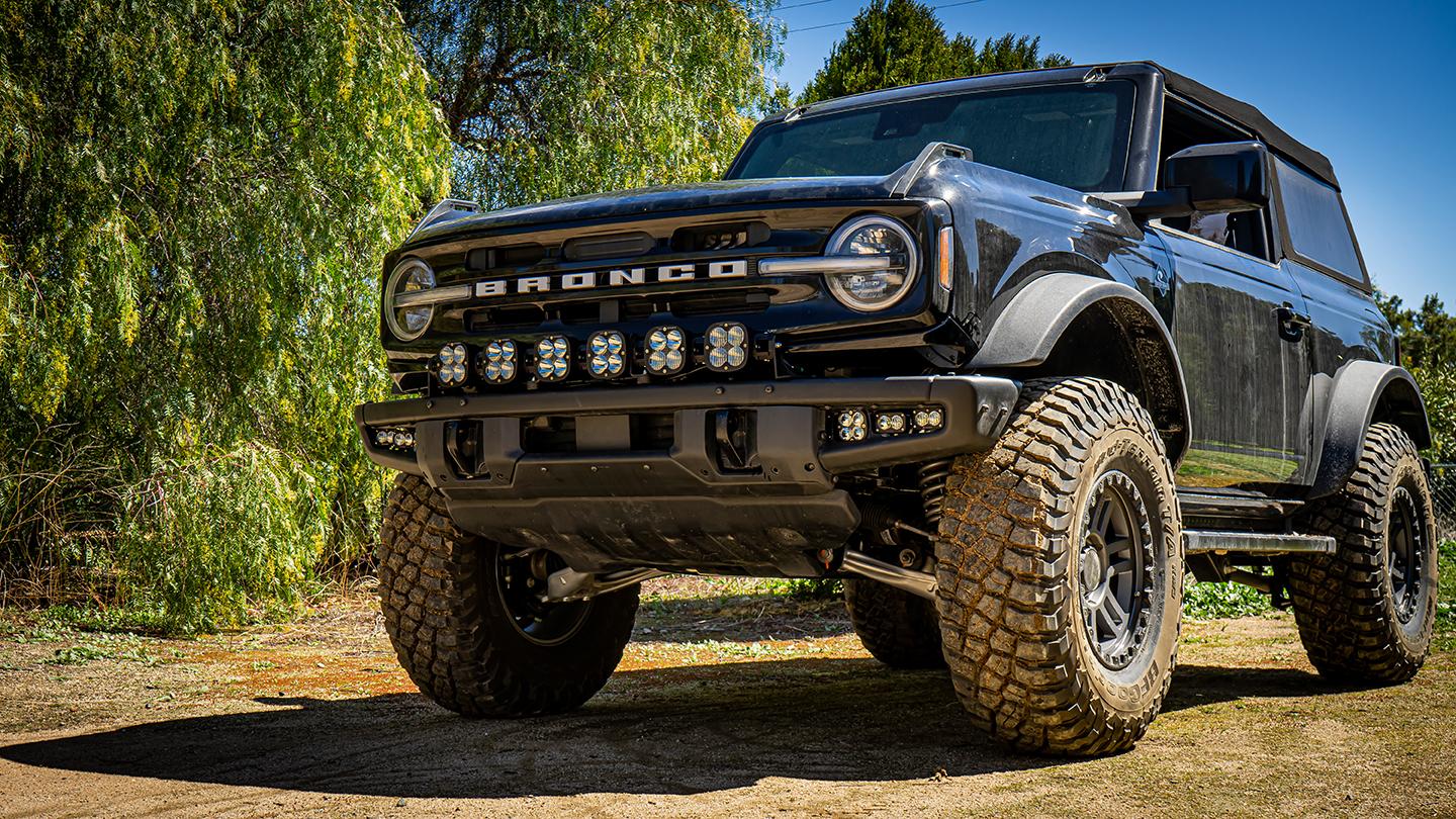 Baja Designs 6 XL Linkable LIght Bar Kit Plastic Bumper Mount w/Upfitter 21-Up Ford Bronco Baja Designs - 447768UP