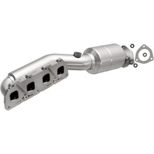 Magnaflow Manifold Catalytic Converter (2002-2004 Passat) - 452796