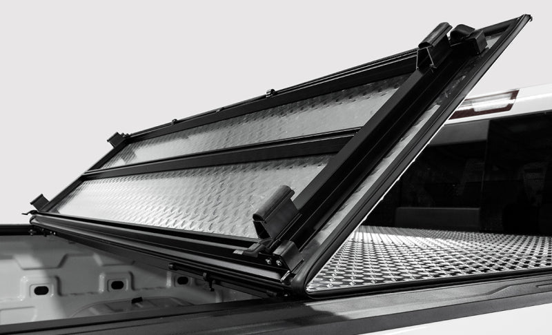 Access LOMAX Tri-Fold 2022+ Nissan Frontier 5ft Bed