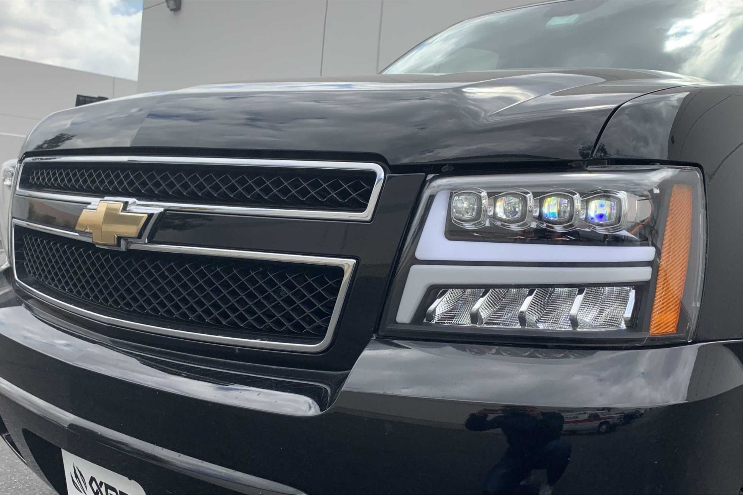 AlphaRex Nova-Series LED Heads: Chevy Tahoe/Suburban/Avalanche (07-13) - Gloss Black (Set) - 880287