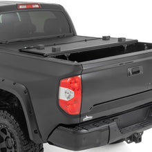 Rough Country Hard Low Profile Bed Cover 5 Foot 7 Inch Bed Toyota Tundra 2WD/4WD (2007-2021) (2007-2021 Tundra) - 47414550B
