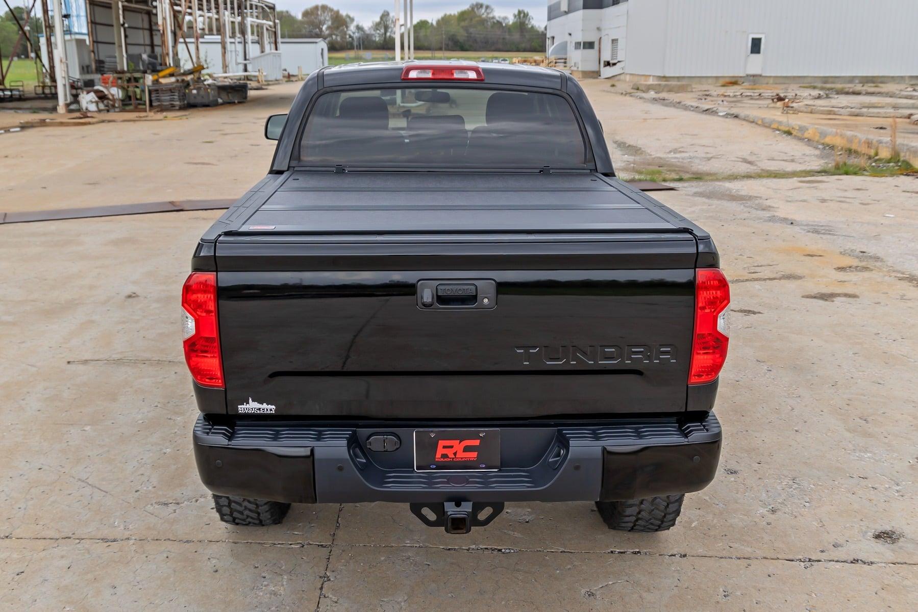Rough Country Hard Low Profile Bed Cover 5 Foot 7 Inch Bed Toyota Tundra 2WD/4WD (2007-2021) (2007-2021 Tundra) - 47414550B