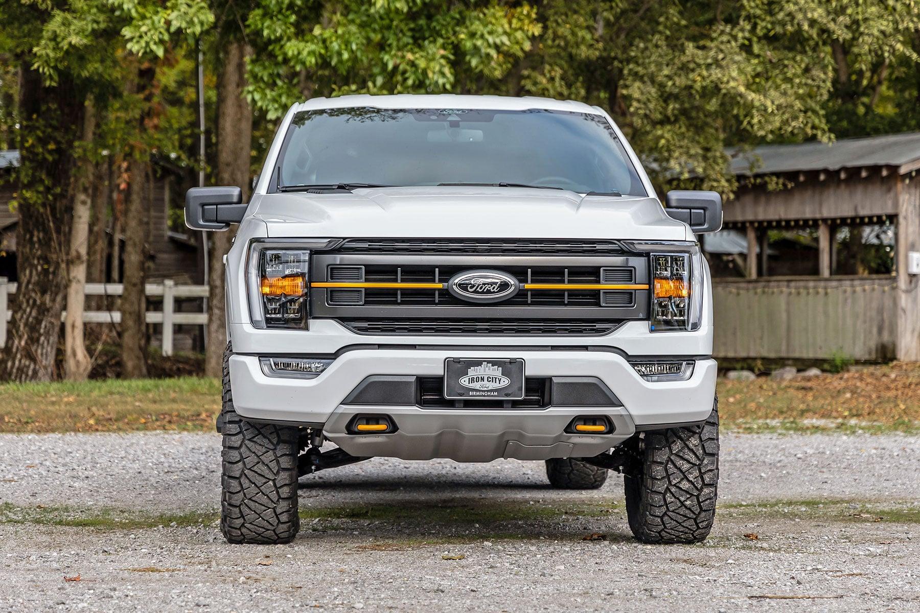Rough Country 2.5 Inch Lift Kit M1 Struts Ford F-150 Tremor 4WD (2021-2025) (2021-2025 F-150) - 510040