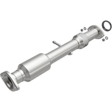 Magnaflow Direct-Fit Catalytic Converter (2014-2015 Highlander) - 52534
