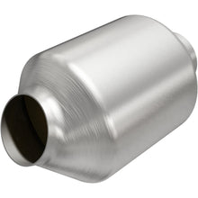 Magnaflow Universal Catalytic Converter - 2.50in. (2005-2005 CLK320,2008-2008 535xi,2008-2010 535i,2009-2010 535i xDrive) - 5421276