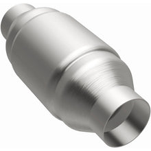Magnaflow Universal Catalytic Converter - 2.25in. (2000-2005 Passat,2007-2007 Lincoln Town Car) - 54955
