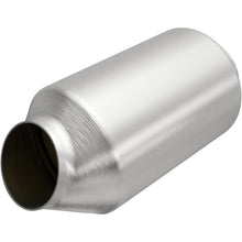 Magnaflow Universal Catalytic Converter - 2.50in. (2010-2011 Camaro,2012-2013 Golf R,2011-2013 Juke) - 551076