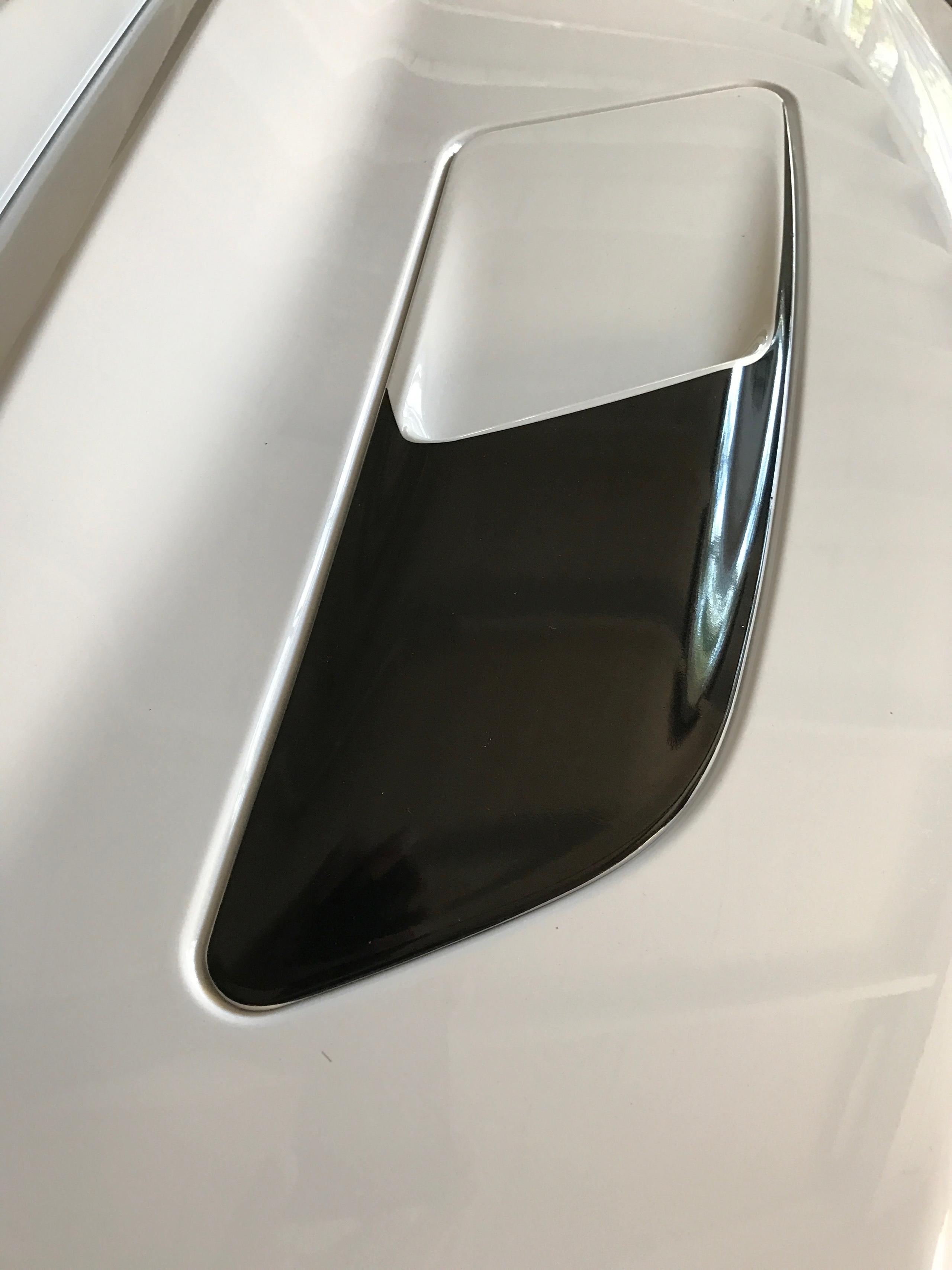 Anchor Room Hood Vent Accents (2015-2017 Mustang) - Gloss Black - 15FM_HVA_G