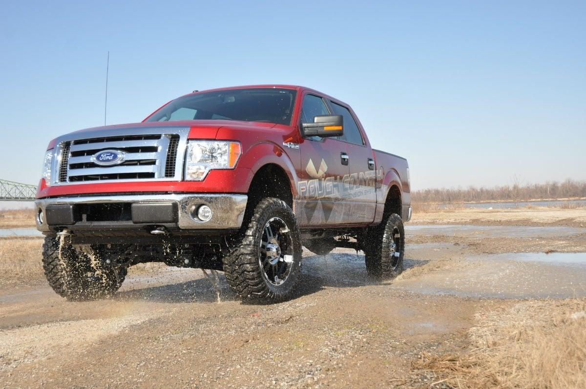 Rough Country 6 Inch Lift Kit M1 Struts/M1 Ford F-150 4WD (2009-2010) (2009-2010 F-150) - 59840