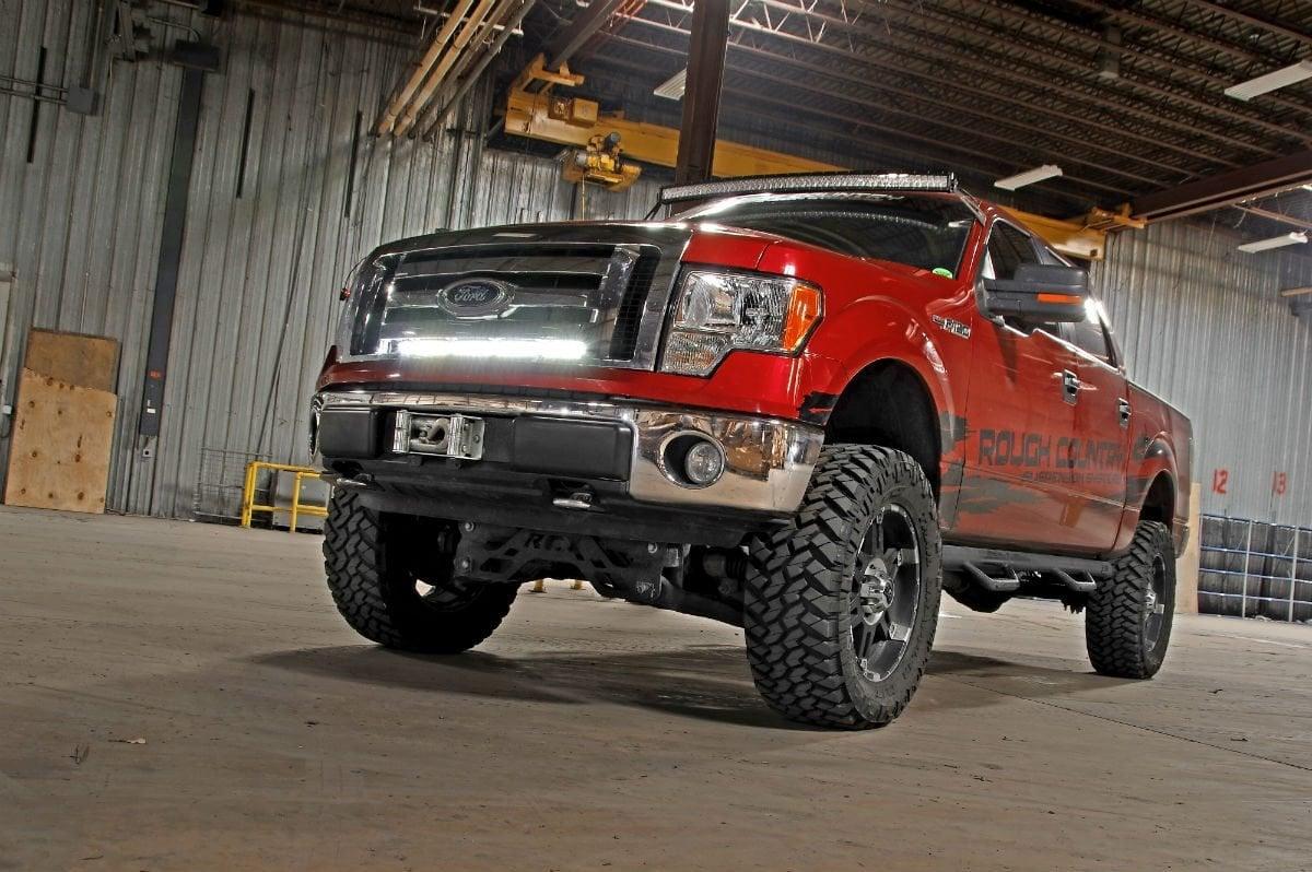 Rough Country 6 Inch Lift Kit M1 Struts/M1 Ford F-150 4WD (2009-2010) (2009-2010 F-150) - 59840