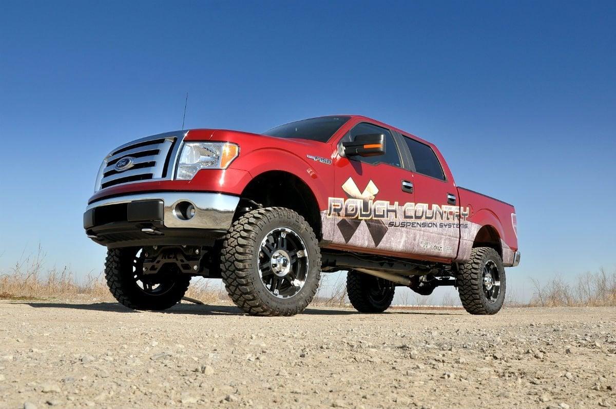 Rough Country 6 Inch Lift Kit M1 Struts/M1 Ford F-150 4WD (2009-2010) (2009-2010 F-150) - 59840