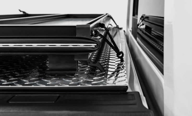 Access LOMAX Tri-Fold 2022+ Nissan Frontier 5ft Bed