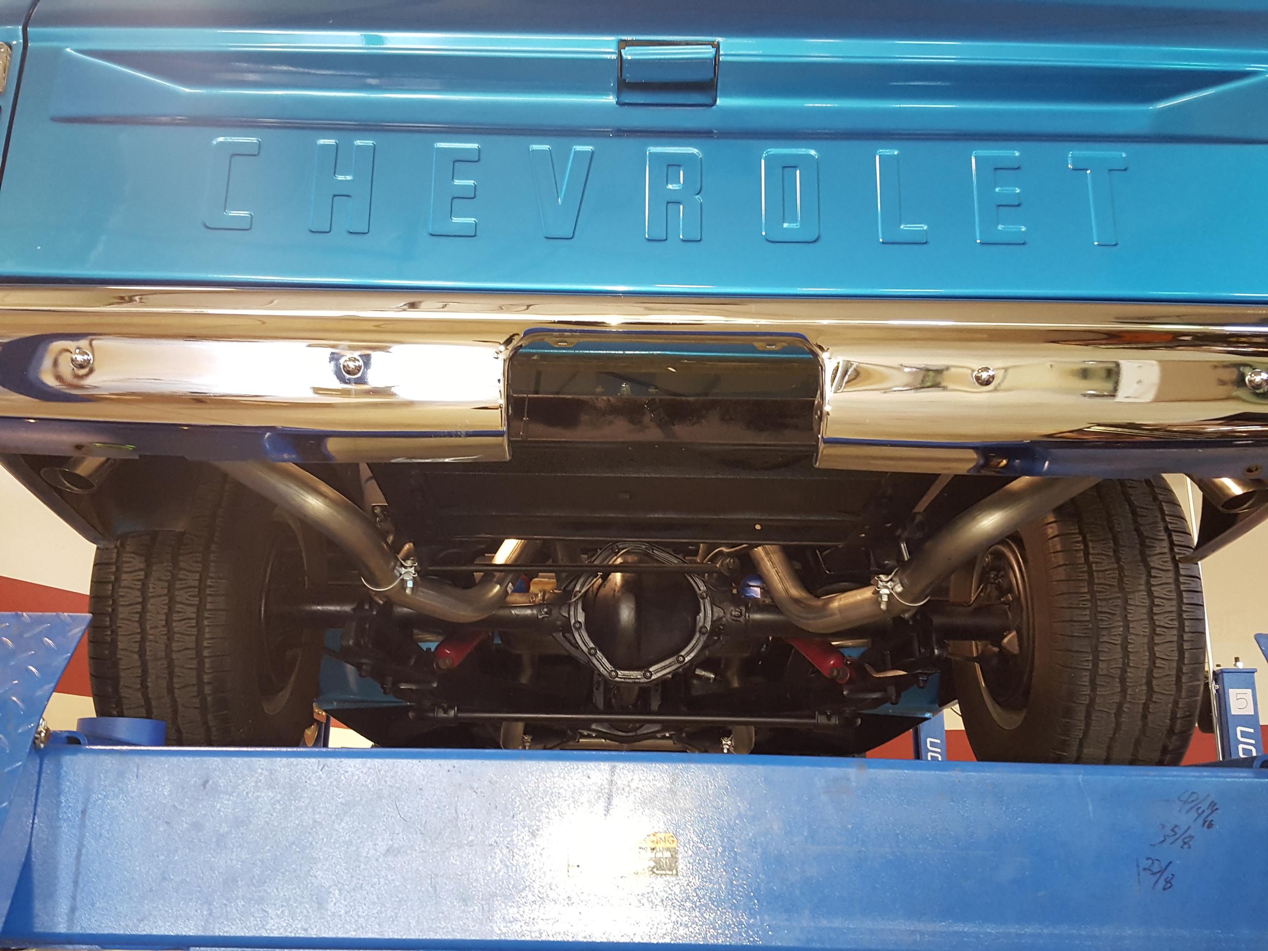 Flowmaster Crossmember-back - Dual Rear/Side Exit - AMT - Moderate/Aggressive Sound