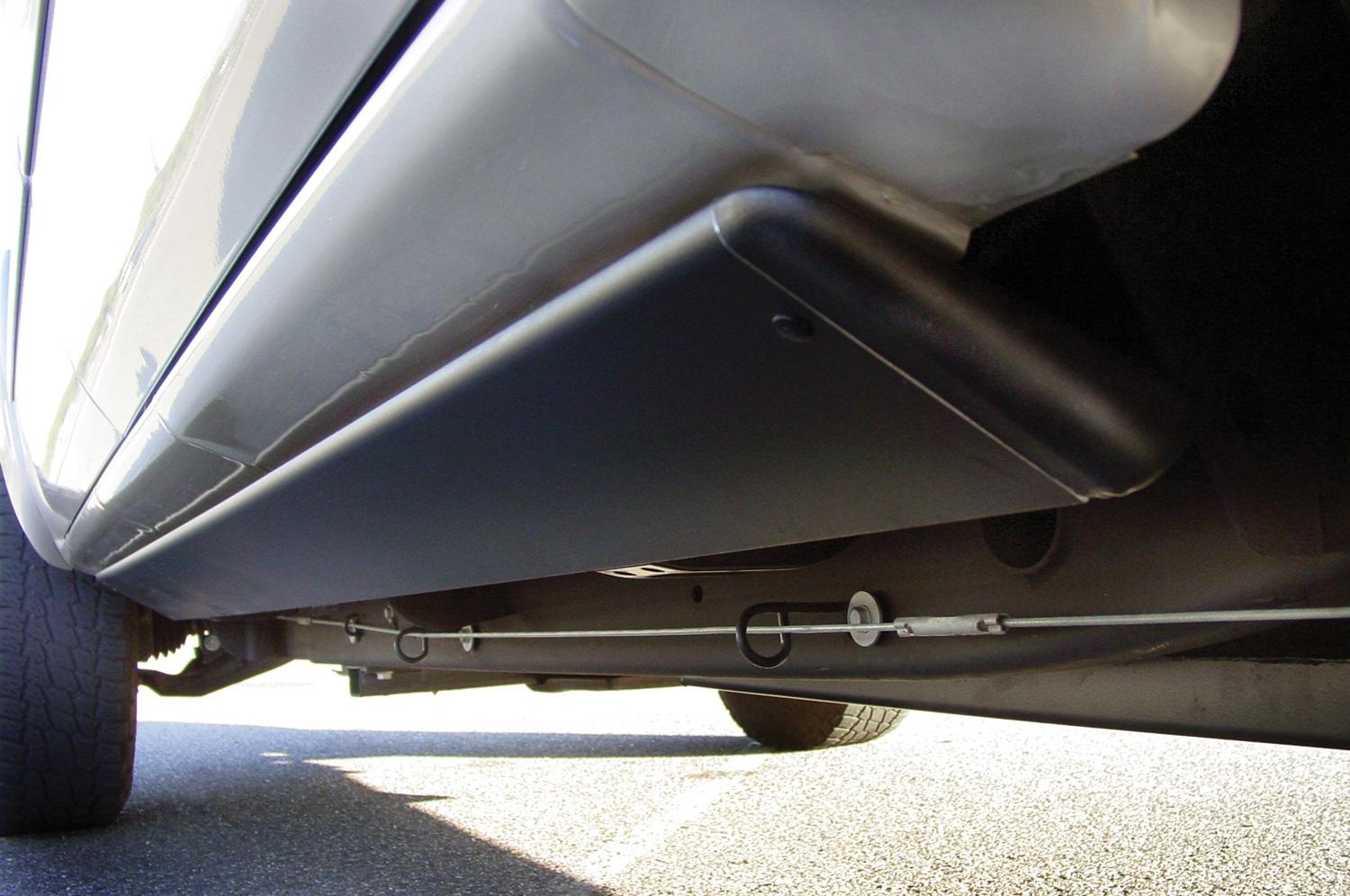 AMP Research PowerStep Elect Rng Brd - 02-06 Escalade, 01-06 Avalanche, 00-06 Tahoe/Srbn/Ykn (2000-2006 Escalade, Tahoe, Suburban 1500, Yukon, Yukon XL 2500, Yukon XL 1500, Avalanche 1500, Escalade EXT, Escalade ESV, Avalanche 2500) - 75115-01A