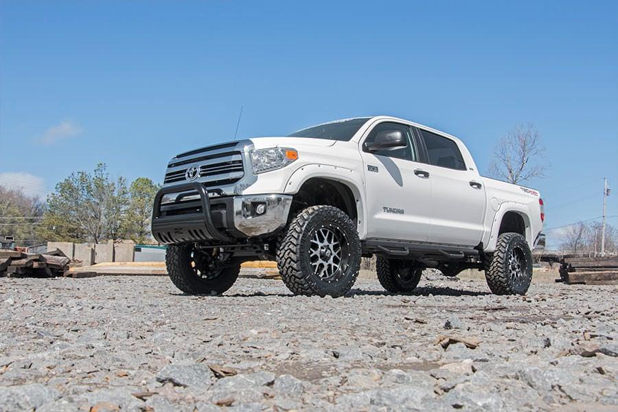 Rough Country 6 Inch Lift Kit M1 Struts/M1 Toyota Tundra 4WD (2016-2021) (2016-2021 Tundra) - 75240