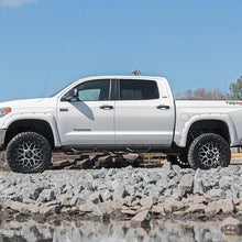 Rough Country 6 Inch Lift Kit M1 Struts/M1 Toyota Tundra 4WD (2016-2021) (2016-2021 Tundra) - 75240