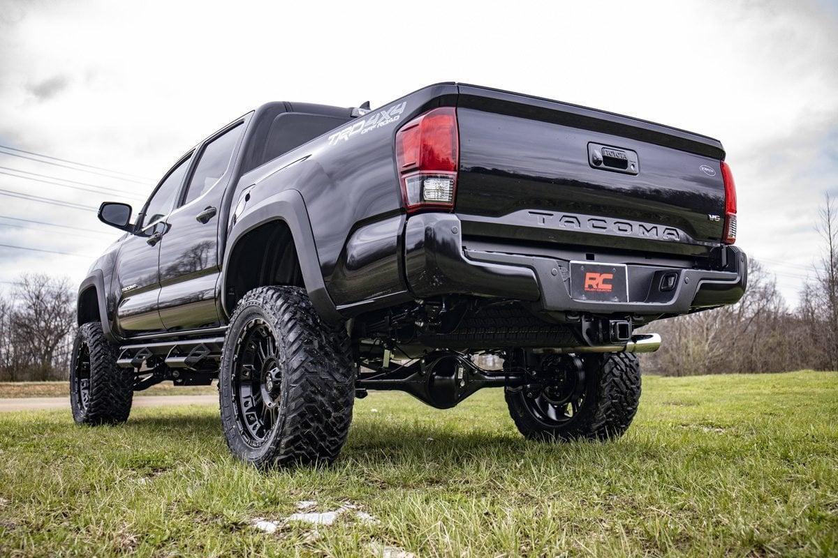 Rough Country 6 Inch Lift Kit M1 Struts/M1 Toyota Tacoma 2WD/4WD (2016-2023) (2016-2023 Tacoma) - 75840